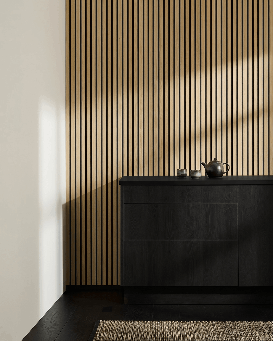 Akupanel | Acoustic Panel / Natural Wood, Classic Oak, Black MDF, Black Felt, 300 x 60 cm